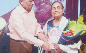 Dr. Kavita being felicitated at Kolhapur-2015