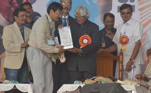 Felicitation at the hands of APJ Kalam-2013-3